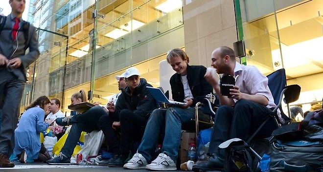 D�j� des queues monumentales devant les Apple Store ?