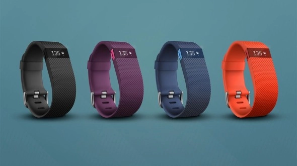 FitBit Charge HR : le bracelet qui surveille votre fr�quence cardiaque !