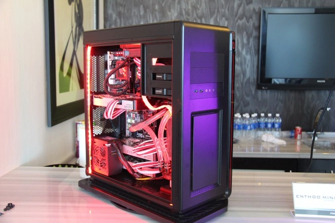 CES 2015 : Phanteks Enthoo Mini XL, les possibilit�s avec le kit ITX