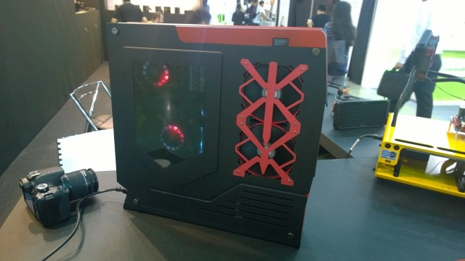 Computex 2015 : ID-Cooling sur un boitier, deux pompes et un radiateur