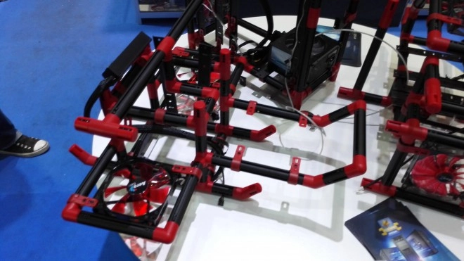 [Maj] D�couverte du boitier en kit sign� Aerocool, et d�sormais d�nomm� Dream Box