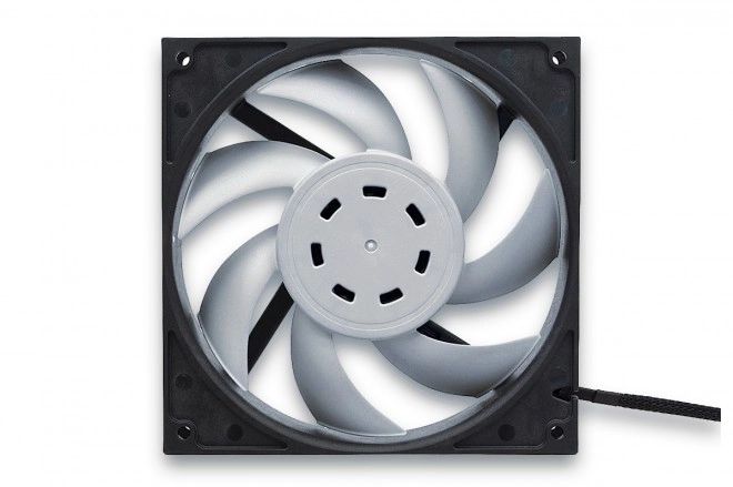 EK met enfin � disposition ses Vardar en 140mm