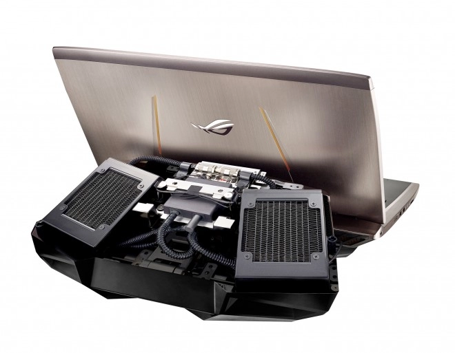 ASUS d�voile l'int�rieur du dock watercooling du GX700