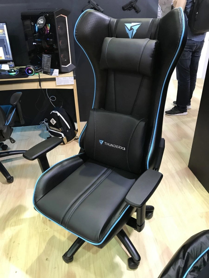 Computex 2017 : AEROCOOL roi de la chaise Gaming et du Sofa Gaming