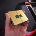 Première image de l'arrière d'un processeur AMD RYZEN Threadripper