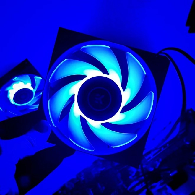 [Maj] Bient�t des ventilateurs Vardar � diodes RGB chez EK ?