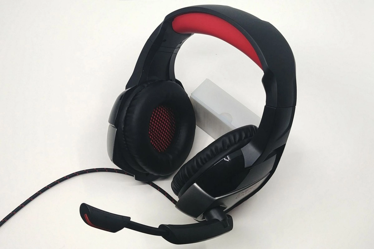 Un mini test du  casque audio Empire Gaming H1200 chez Tom's Hardware