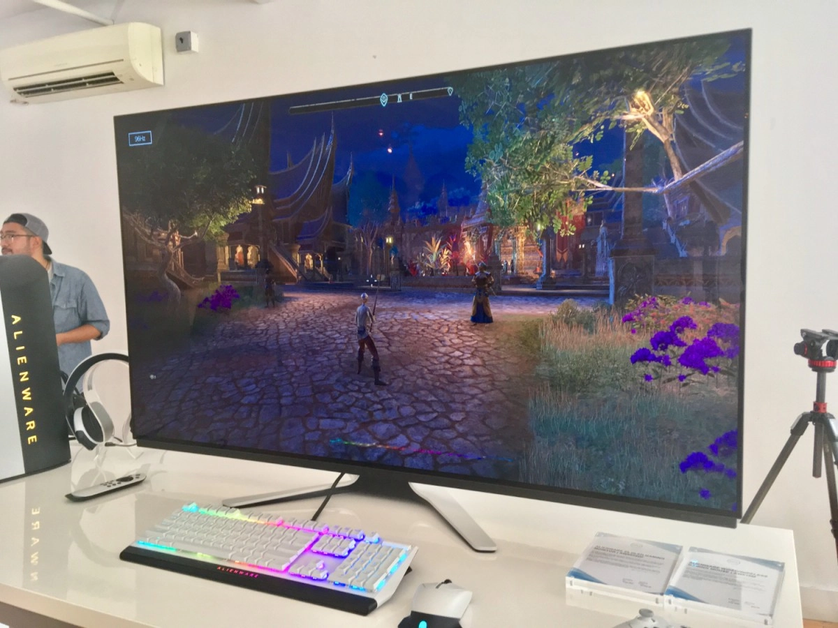 Alienware AW5520QF : Un �cran OLED 55 pouces 4K 120 Hz � 3999 dollars
