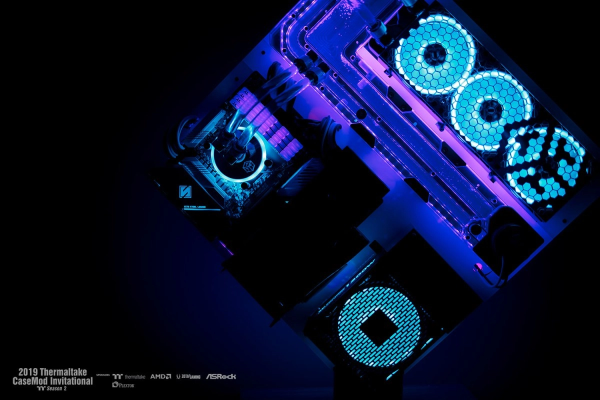 MOD : un somptueux mod d'un Thermaltake Core P5 tourn� � 45�