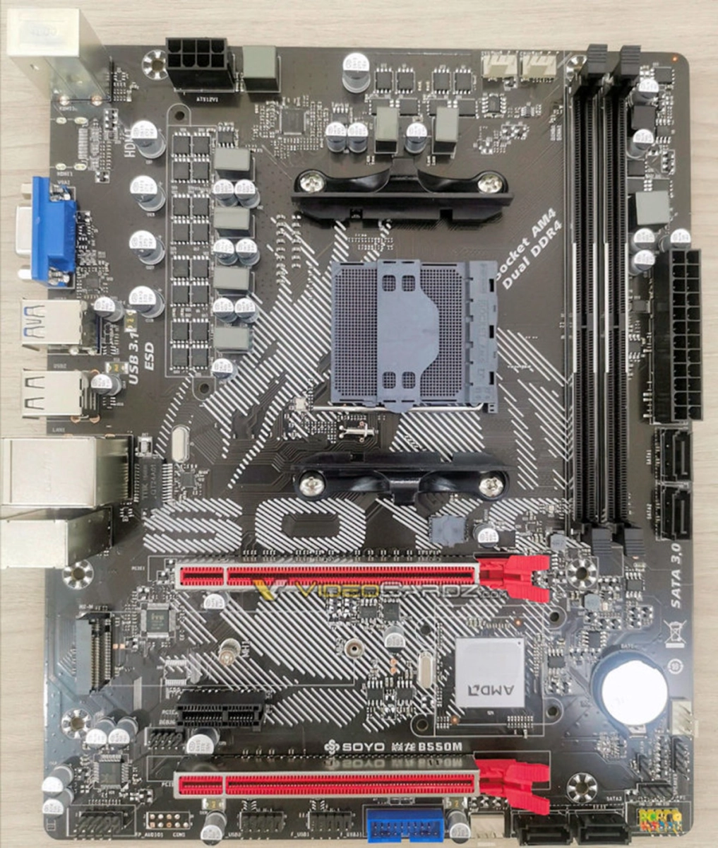 Une premi�re image d'une carte m�re B550