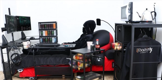 Apr�s les souris Gamer, les claviers Gamer, les si�ges Gamer, les bureaux Gamer, voil� le Lit Gamer ou Gaming Bed, mais o� va le monde !!!