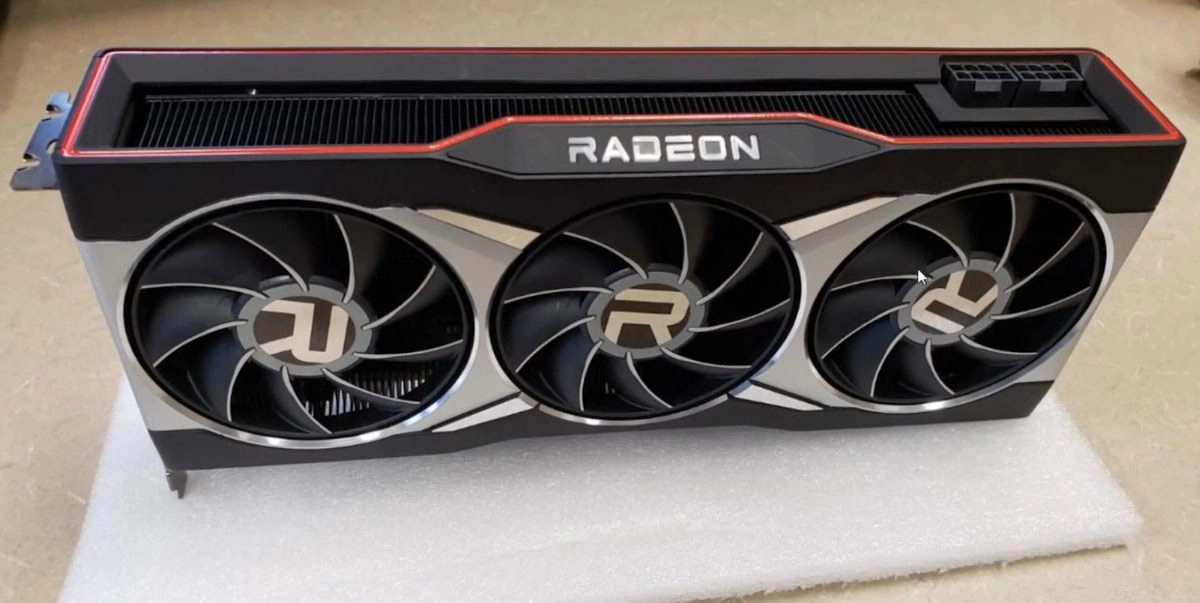 CG AMD RADEON RX6000 : La carte en photo et un nouveau mod�le Dual Fan pr�sent�