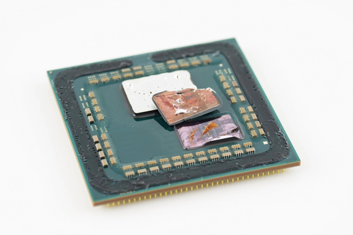 Alors bien ou pas le d�capsulage d'un AMD RYZEN 5000 ? ou la dissection d'une belle bete