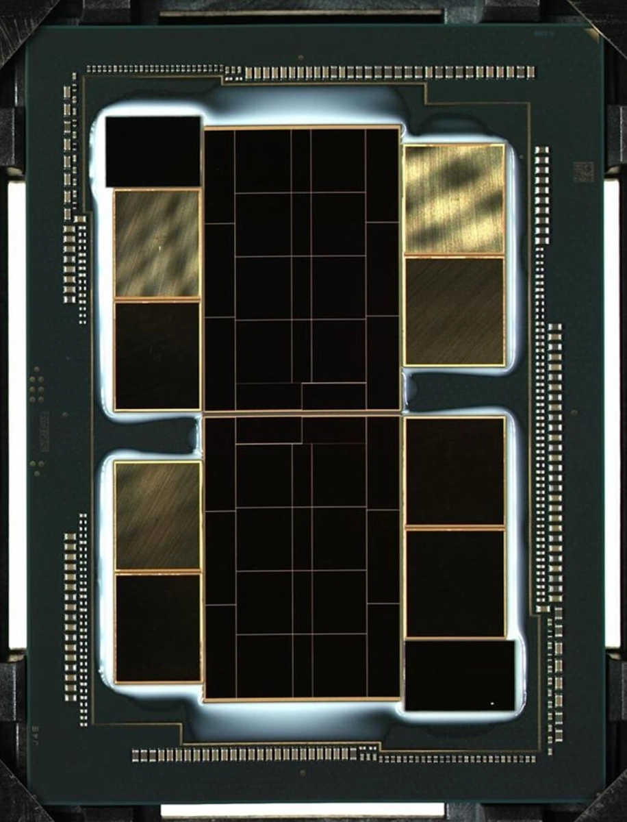 Intel nous montre son gros module GPU MCM Xe HPC 