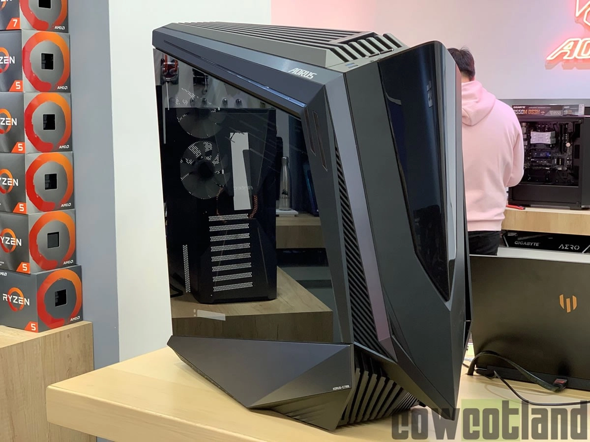  A la d�couverte du boitier GIGABYTE AORUS C700 GLASS