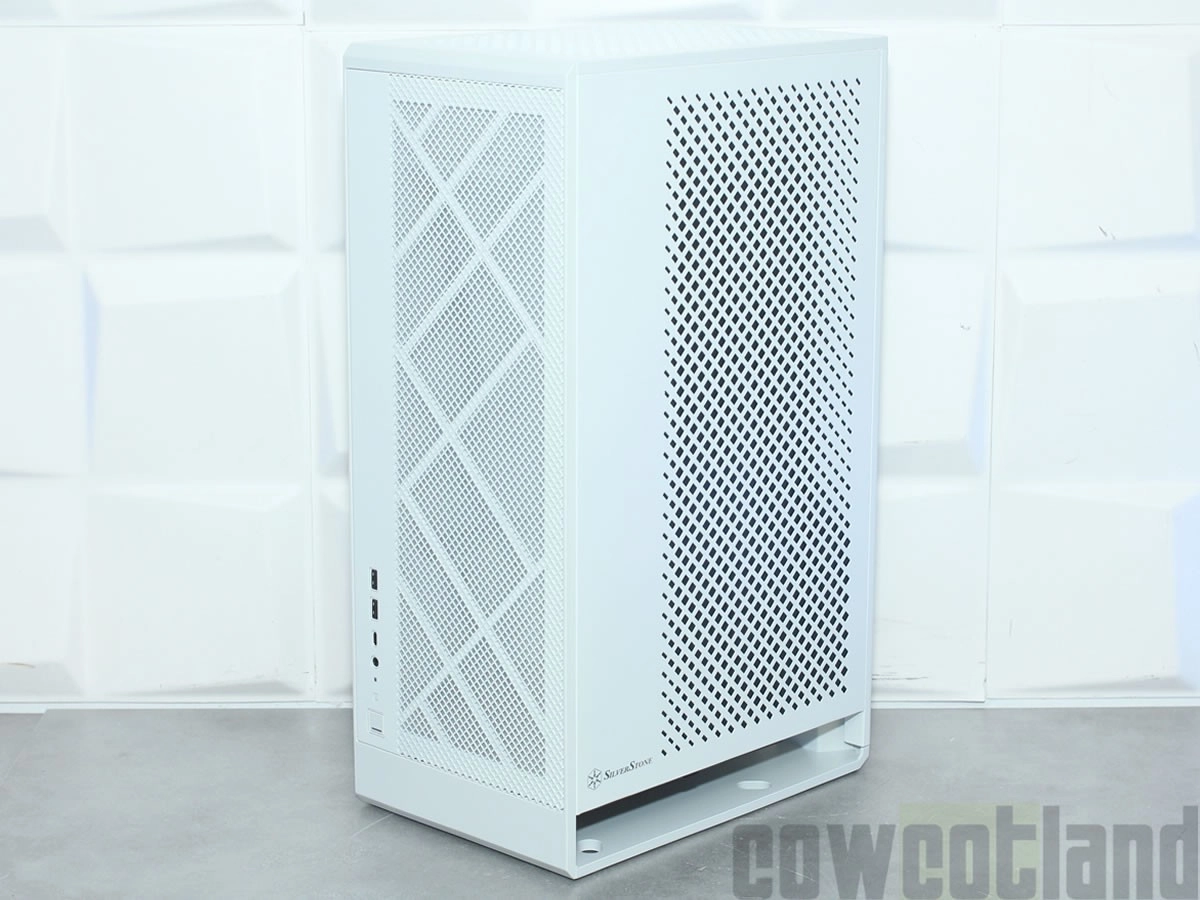 Test boitier Silverstone Alta G1M : Du Micro ATX tout en hauteur