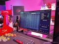 Gamescom 2022 : HyperX se lance dans les écrans et remplace le pied par un bras articulé