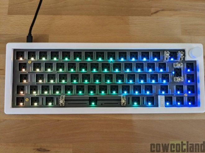 Test Epomaker EK68 VIA Kit : Un morceau de clavier � compl�ter !!!