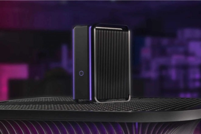 Cooler Master Cooling X Desktop : une machine ITX ultra puissante et watercool�e � 6999 euros...