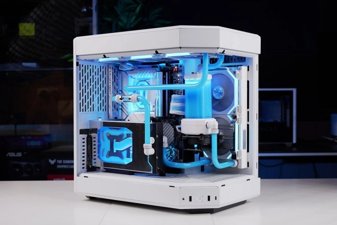 Voici ce que l'on peut faire dans un bo�tier de chez HYTE : le Y60 Snow