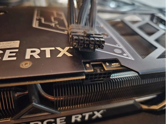 Attention, UNE nouvelle carte graphique RTX 4090 avec connecteur 12VHPWR vient de fondre, UNE