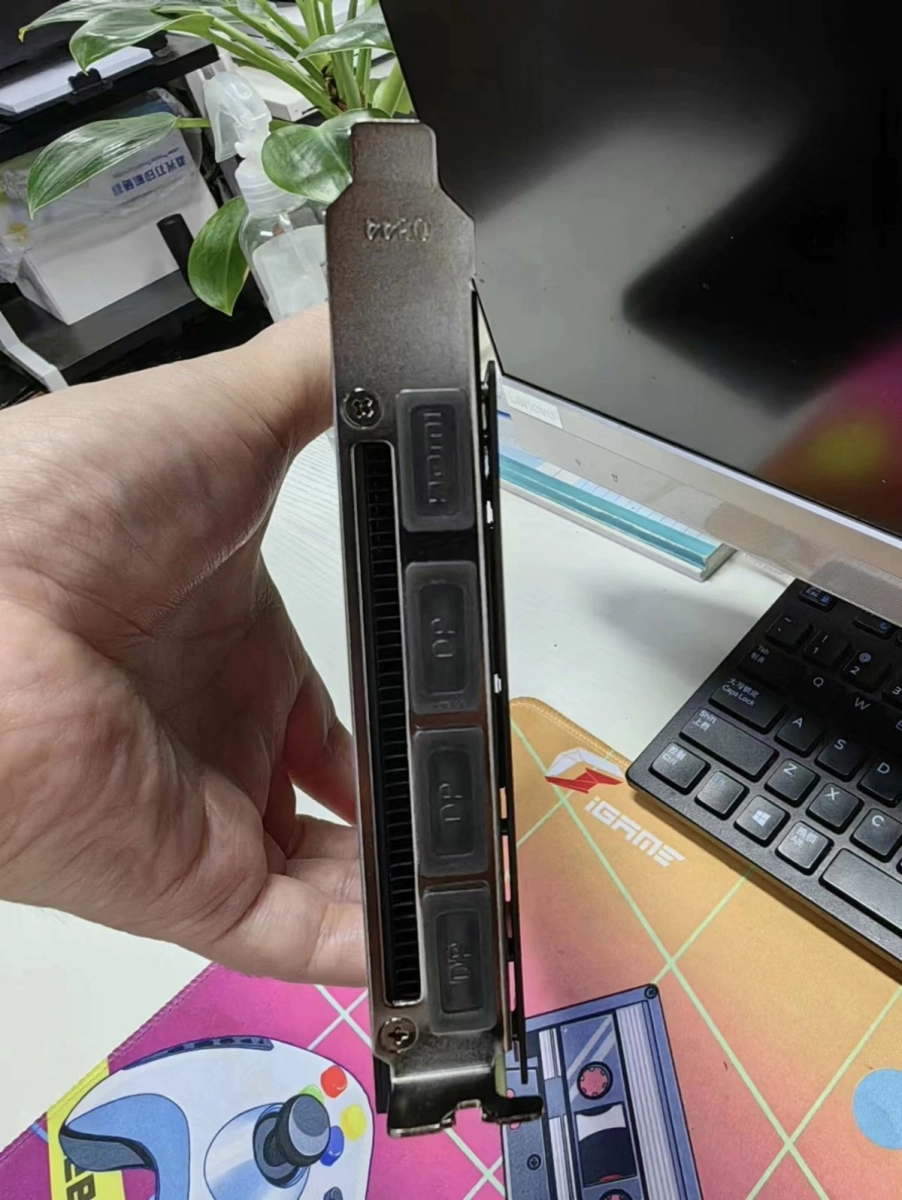Un concept de carte RTX 4060 Ti 16 Go single slot fait surface