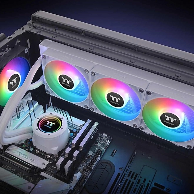TT passe ses AIO Watercooling en Snow et Matcha Green