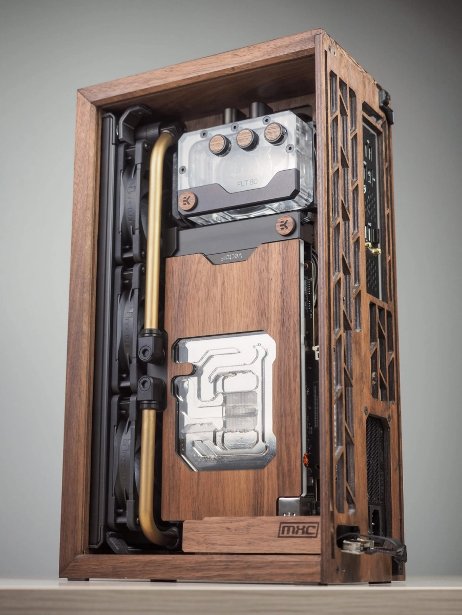 Du Bois et de l�Or : Pr�sentation du Premier Mod ITX Rigide par MXC Build