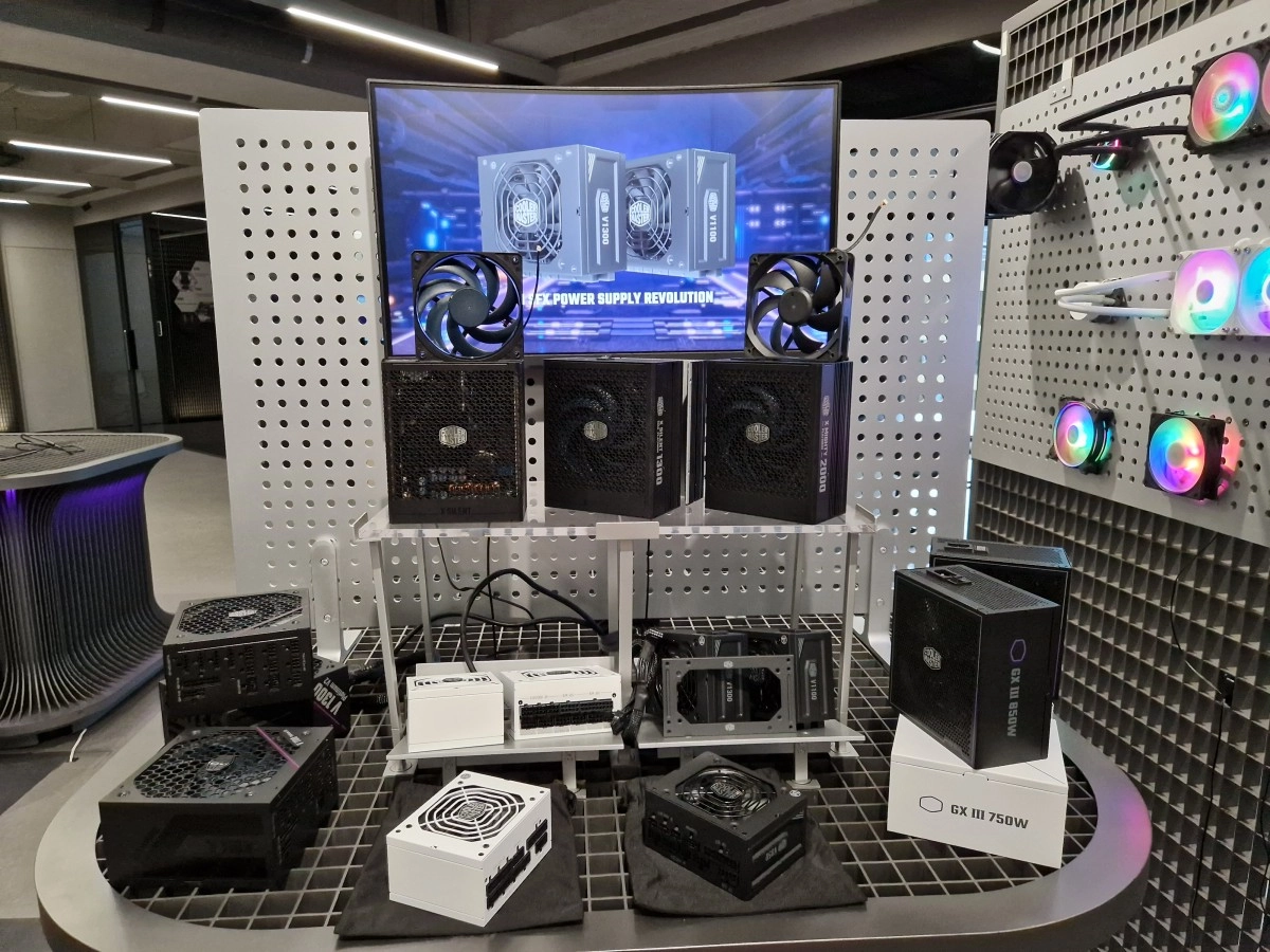 Cooler Master X CCL 20 ans : des alimentations plus silencieuses et plus puissantes