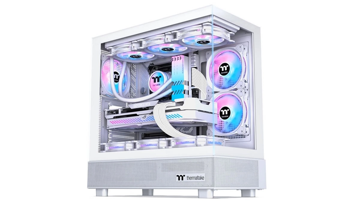 Prochainement un boitier avec vue panoramique chez Thermaltake ?
