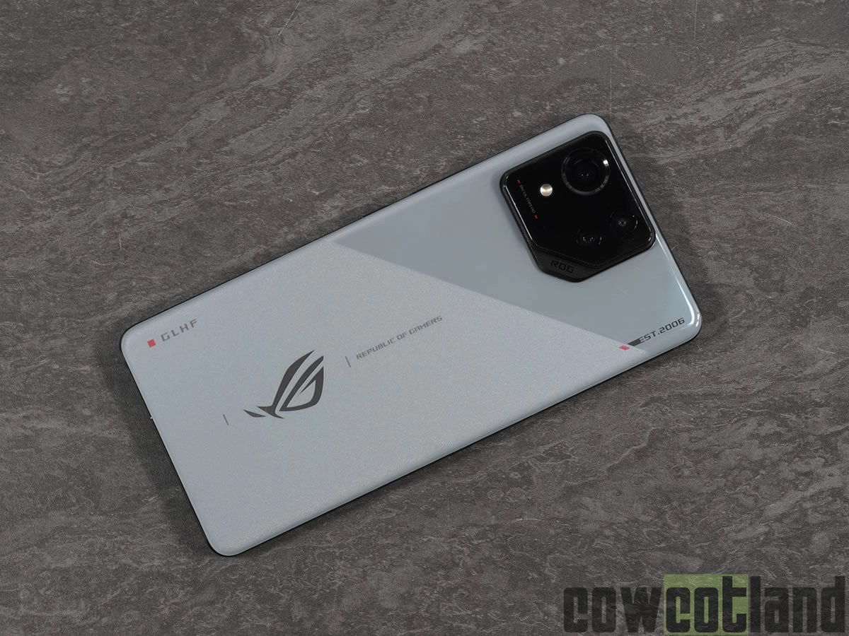 ASUS ROG Phone 8, un t�l�phone Gaming bien sage physiquement