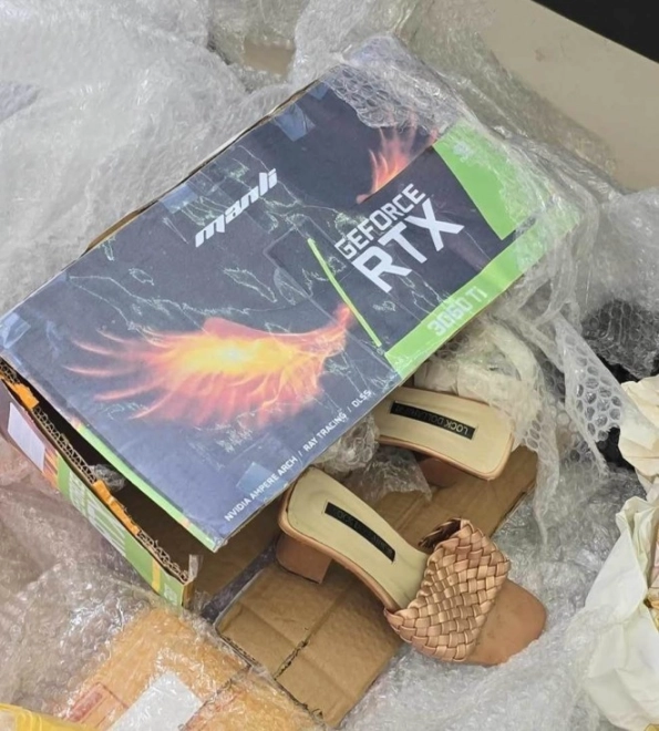Pas de bol, il commande une RTX 3060 Ti et re�oit des jolies chaussures...