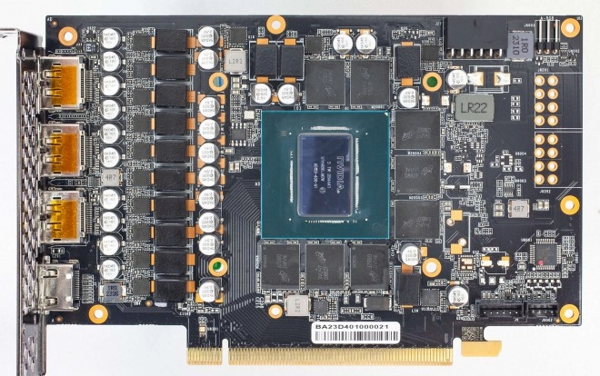 La GeForce RTX 4080 SUPER pourrait-elle fonctionner en dual PCI Express 8 PIN ?