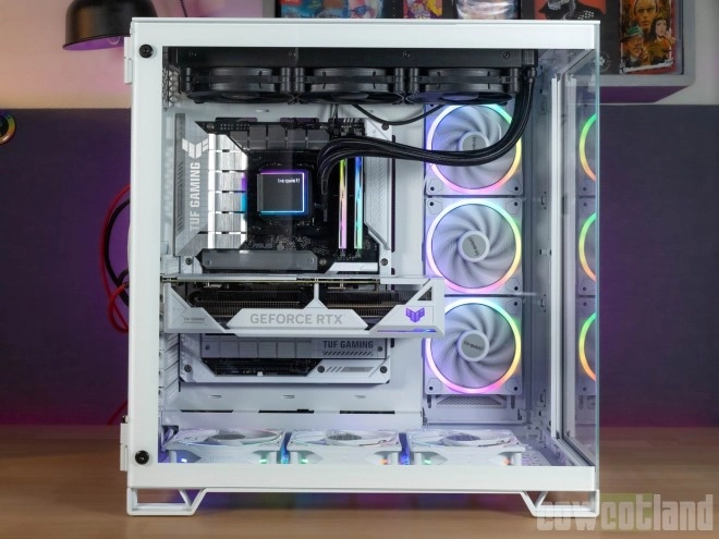 Le combo TUF Gaming Z790-BTF + 4070 Ti SUPER d'ASUS est juste splendide !