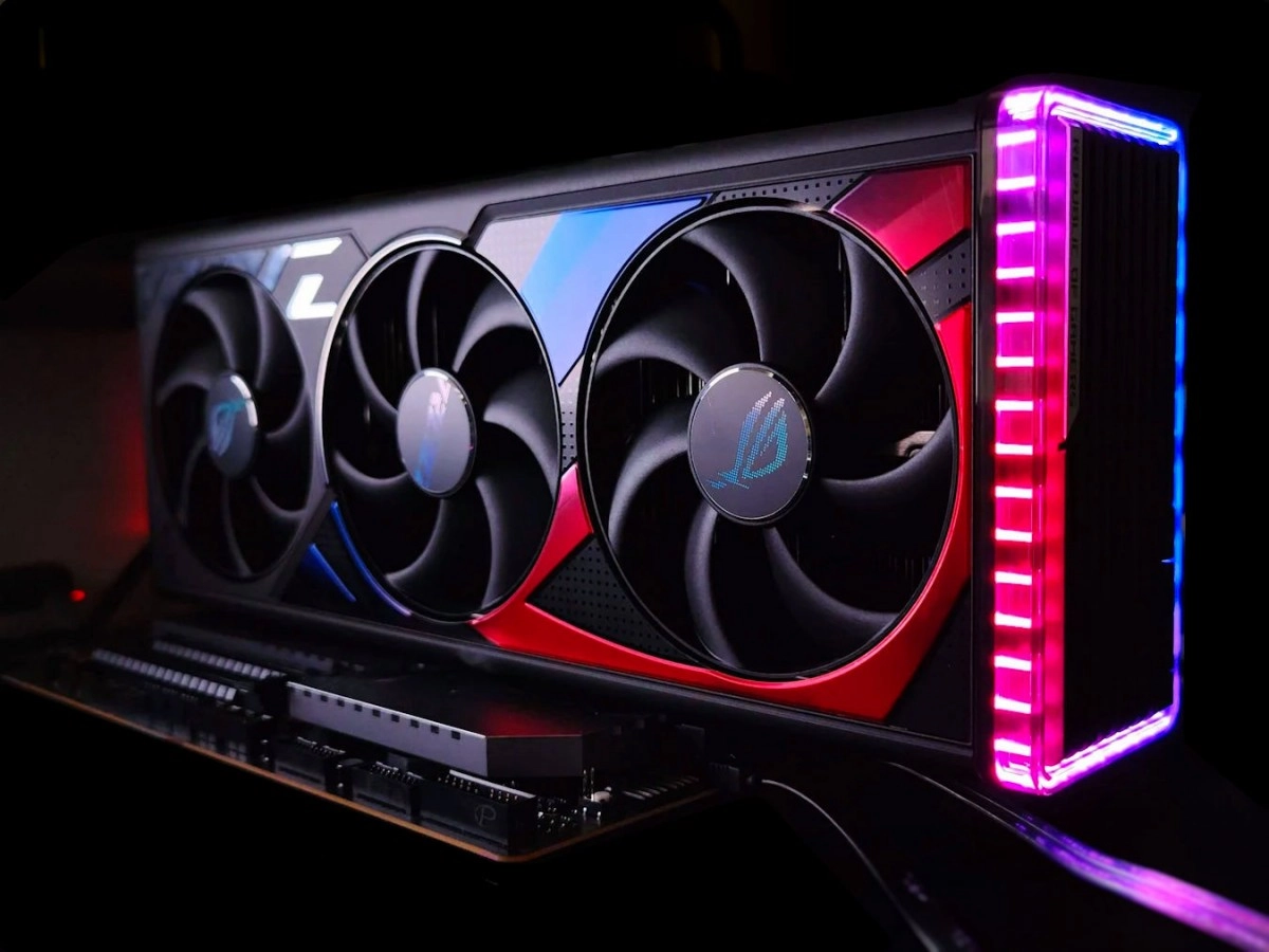 La ASUS ROG Strix GeForce RTX 4090 D peut-elle concurrencer une RTX 4090 FE classique ?