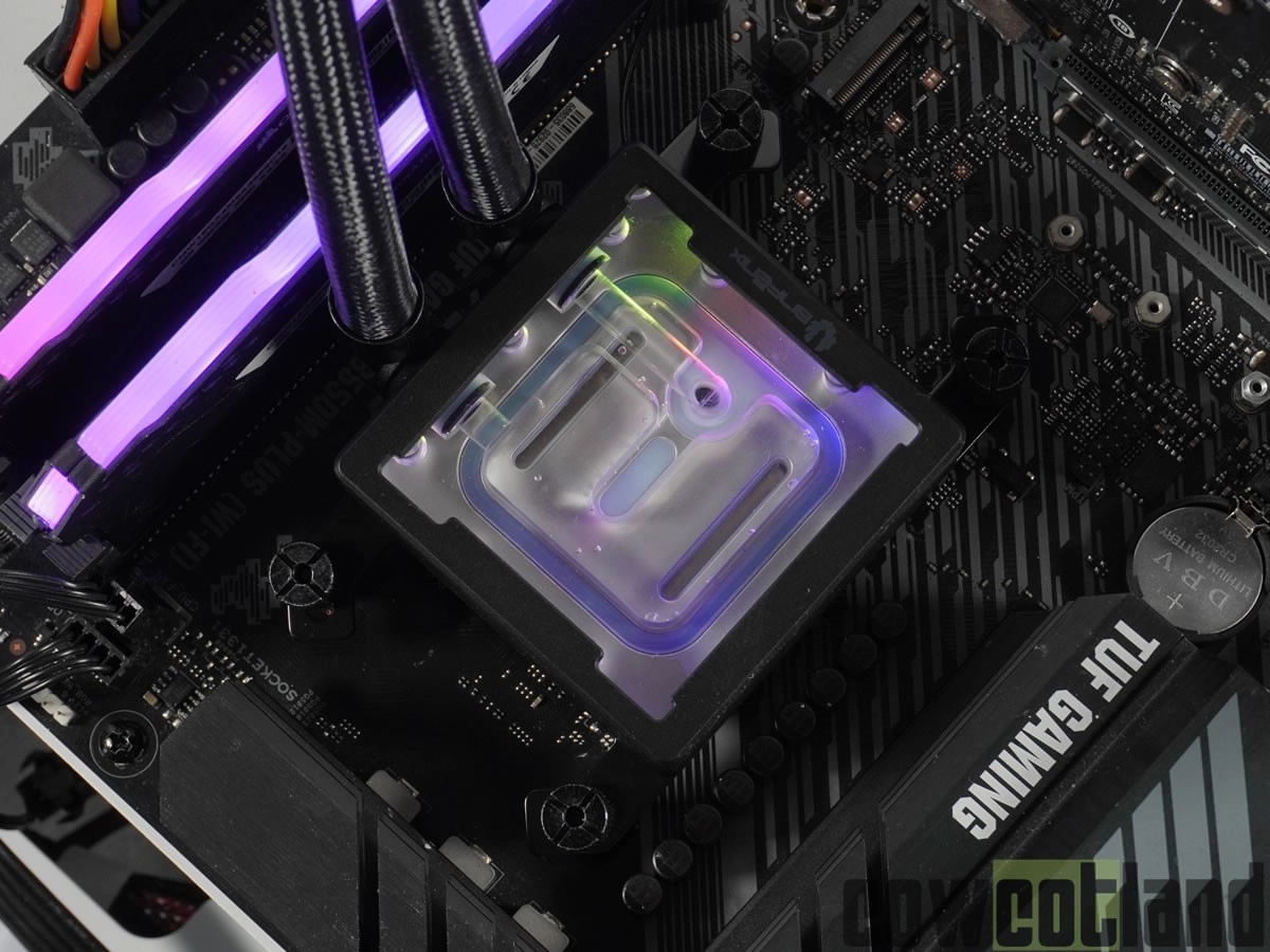 BitFenix Cube 360, un AIO au style original, mais...