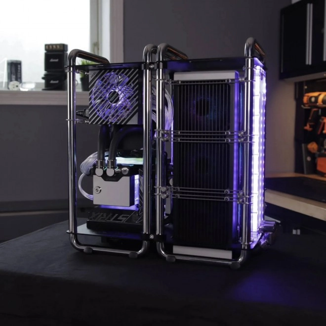 Les mods du mois d'ao�t : Streacom DA6XL par Metallicacid Customs PC