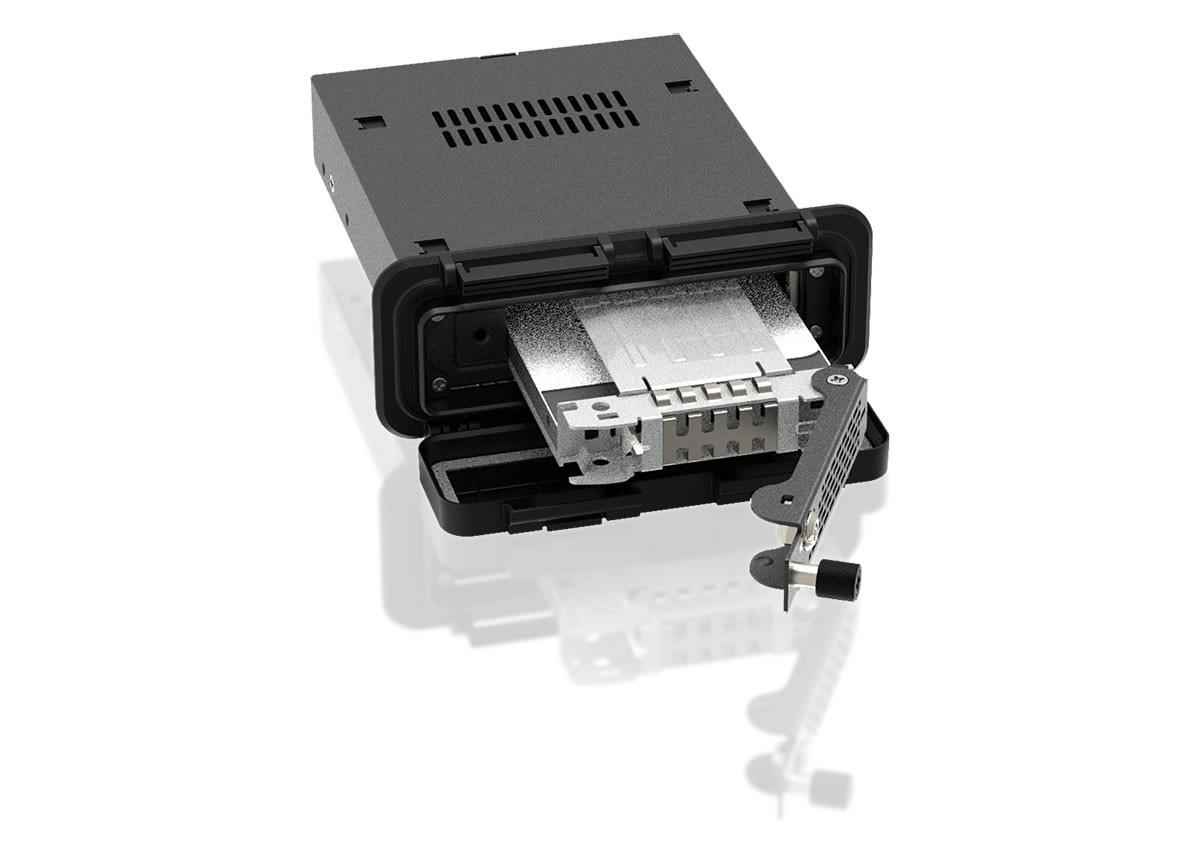 ICY DOCK ToughArmor MB491SKL-1B, un rack 2.5'' pour toutes les m�t�os