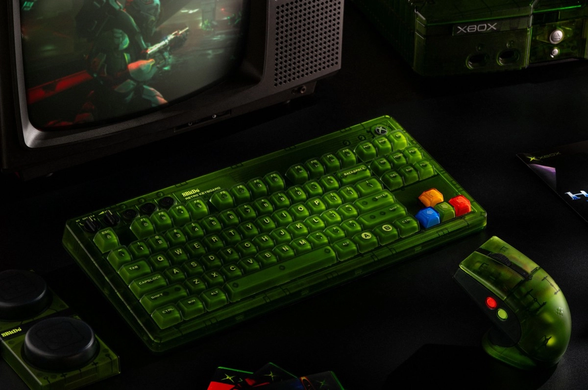 8BitDo en mode Xbox vintage avec un clavier et une souris