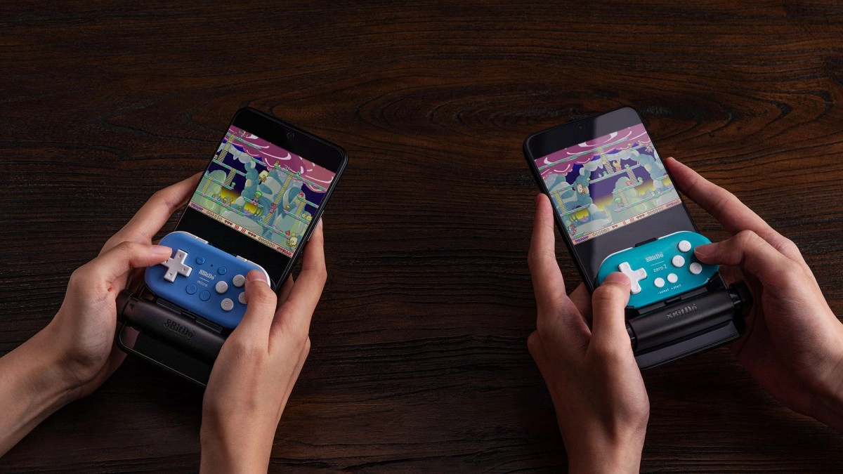 Les manettes Micro et Zero2 de 8BitDo se clipsent d�sormais aux t�l�phones !