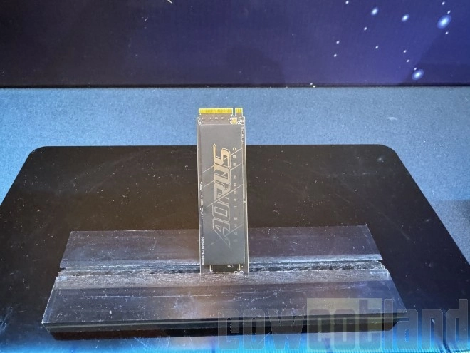 AORUS l�che du gros d�bit avec son SSD Gen5 14000