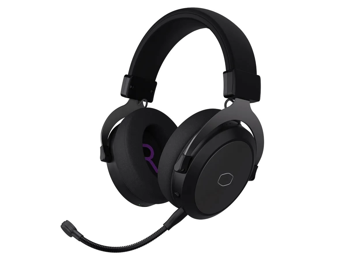 Avec le CH351, Cooler Master veut frapper fort en proposant un casque complet (et color� si besoin)
