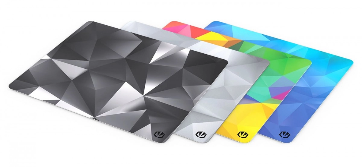 ENDORFY lance les tapis de souris Crystal, parfaits pour les amateurs de tapis color�s