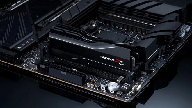 G.SKILL montre de la m�moire DDR5-10600, 2 x 24 Go, sur une carte m�re ASUS ROG Crosshair X870E Apex