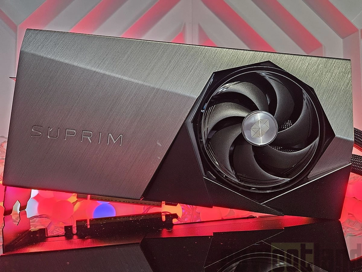 Test MSI GeForce RTX 5090 32G SUPRIM LIQUID SOC : la gr�ce et l'�l�gance s'allient � la plus puissante des puces de NVIDIA !
