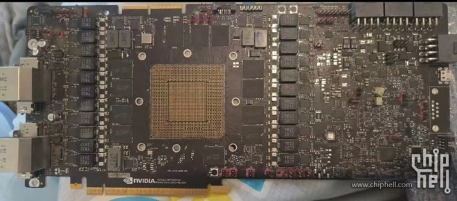 Des prototypes de RTX 4090 et RTX 5090 de ZINZIN avec 4 connecteurs d'alimentation !!!