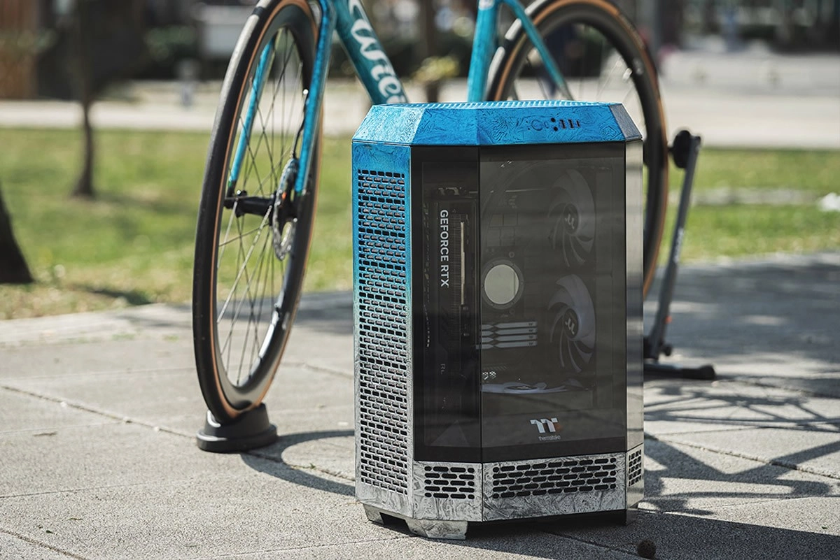 Thermaltake affiche fi�rement son boitier The Tower 300 Wilier Edition