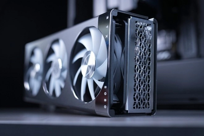 La GeForce RTX 5080 de Cooler Master est juste ENORME !!!