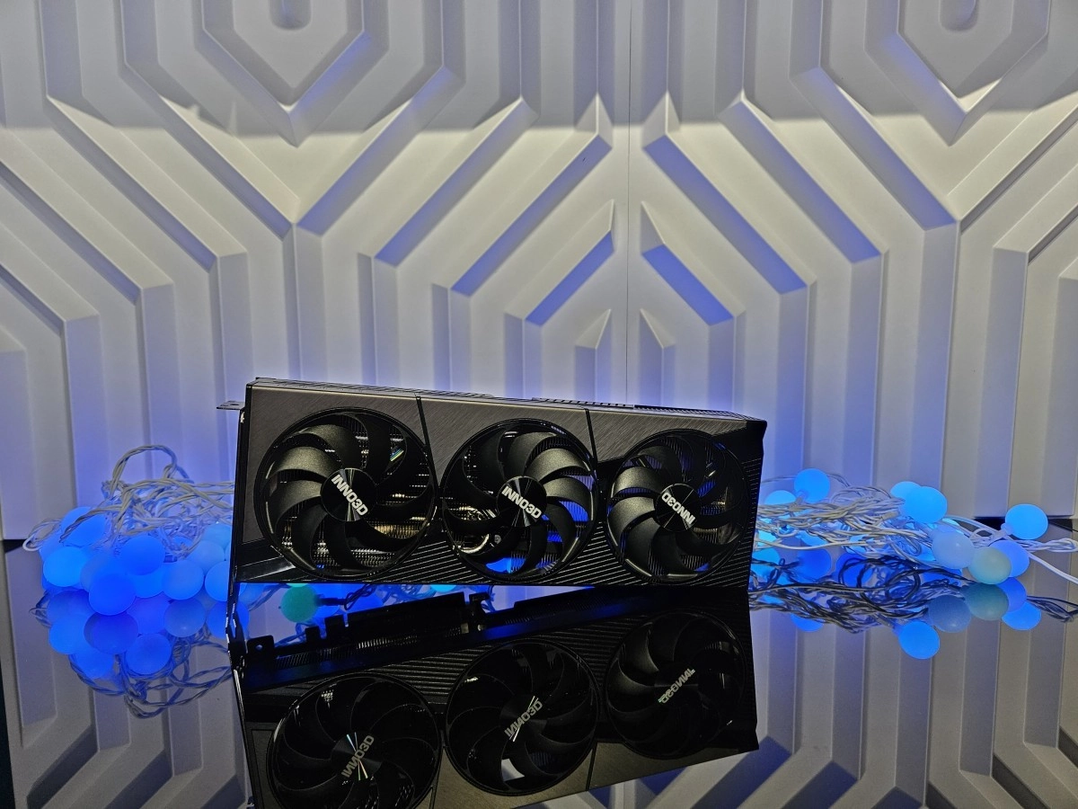 INNO3D RTX 5080 X3 OC, une bonne id�e ce format SFF ?