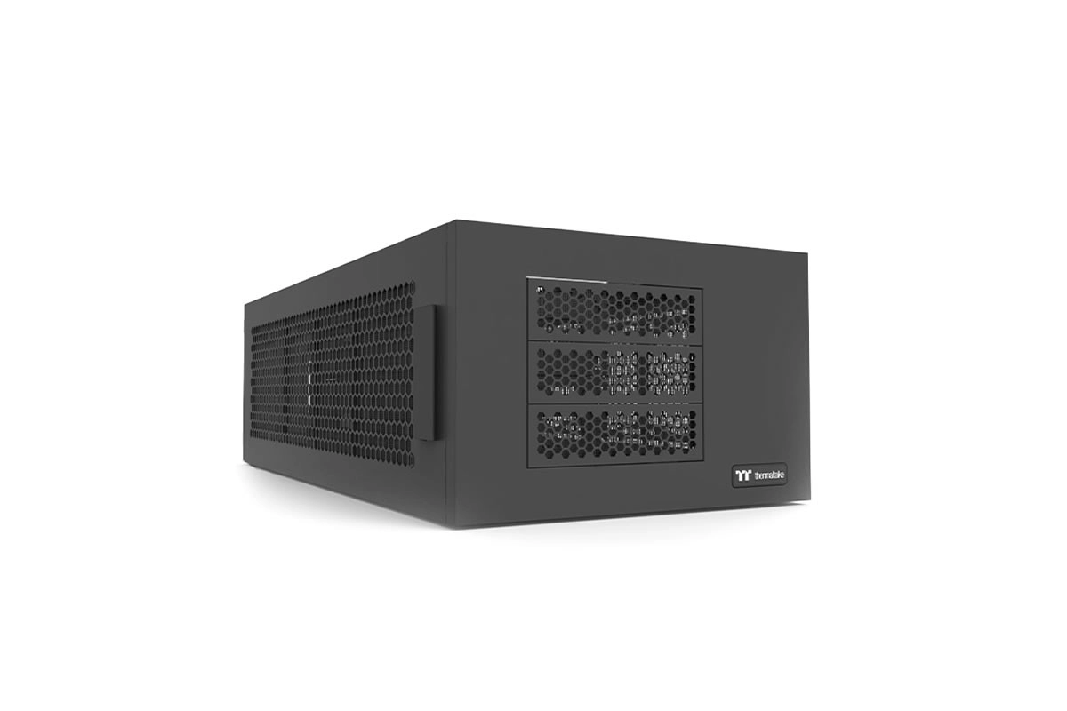 Thermaltake AX100, le compl�ment parfait aux boitiers AX